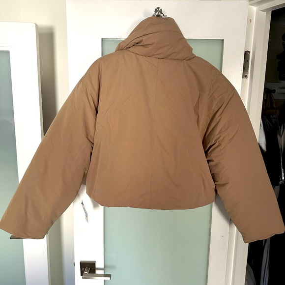 Cropped Puffer Jacket NWT - Picture 3 of 3
